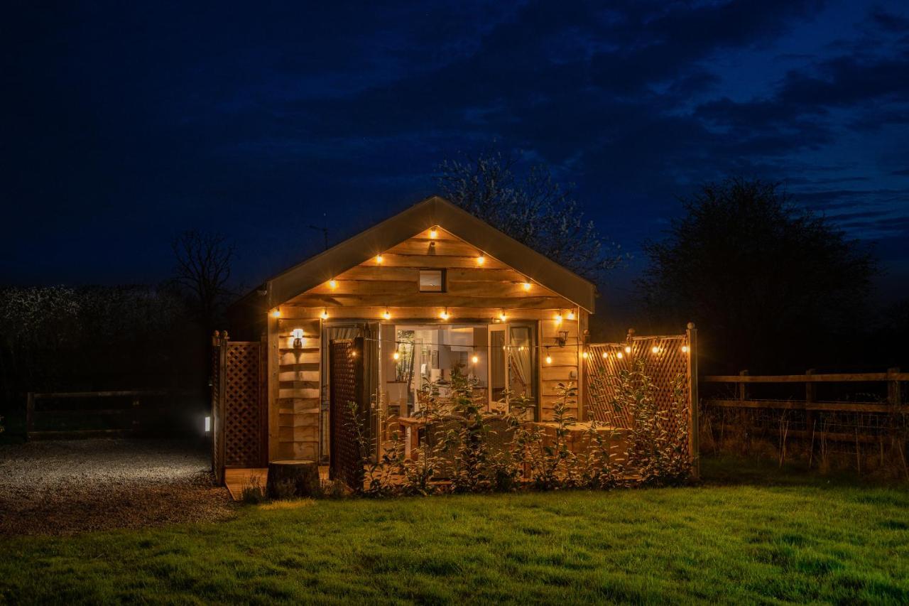 Montana Log Cabin - Ockeridge Rural Retreats Wichenford Екстериор снимка