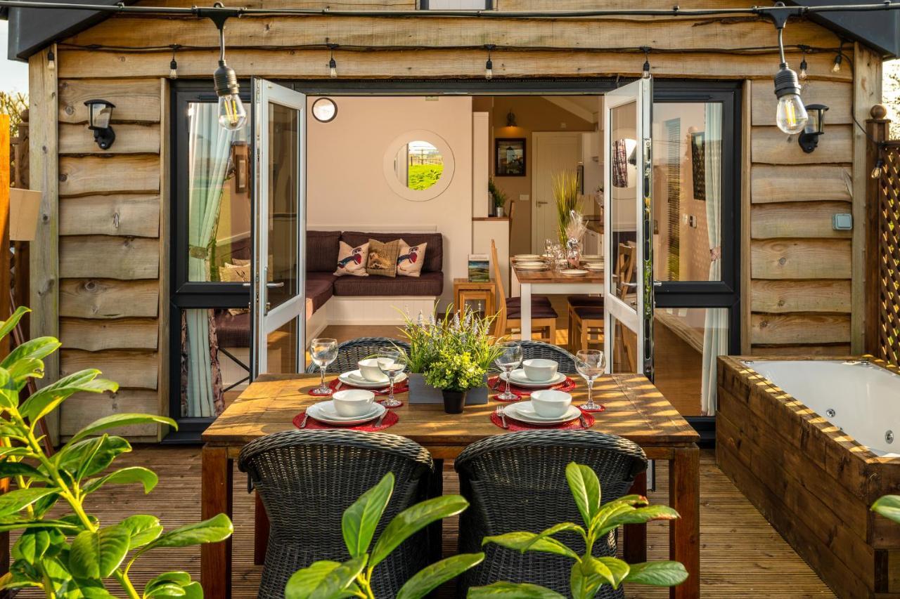 Montana Log Cabin - Ockeridge Rural Retreats Wichenford Екстериор снимка